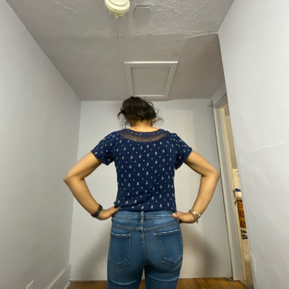 Top - Picture 2 of 2